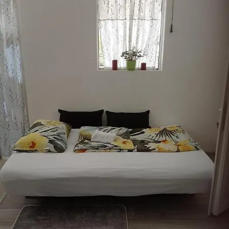 Sokak Apartment *