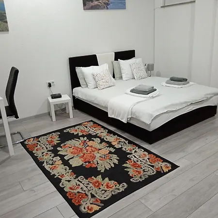 Apartment Sokak *